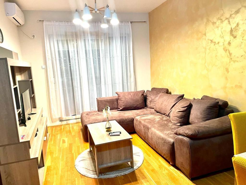 Naki Apartmani Podgorica Habitación foto